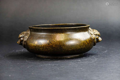 A DOUBLE BEAST EAR BRONZE CENSER WITH MARK