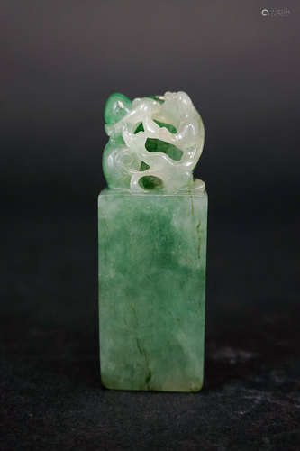 A JADEITE SEAL CRAVED IN DRAGON PATTERN WITHOUT MARK