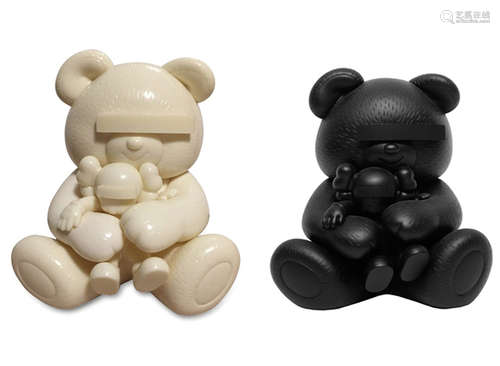 KAWS × JUN TAKAHASHI UNDERCOVER BEAR BLACK & WHITE SET