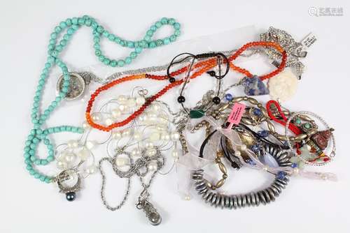 Miscellaneous Collection of Costume Jewellery, including chains, rings, necklaces etc