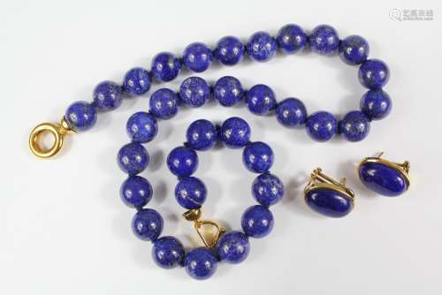 A Lady's Gioielle del Mare Lapis Lazuli Beads, the beads approx 12mm, approx 42 cms l, on 18ct gold clasp approx 96 gms and matching stud earrings, approx 11