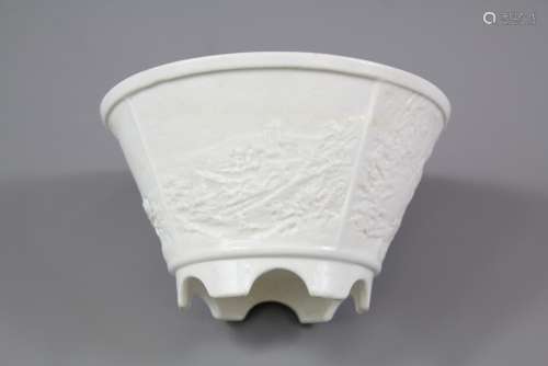 A Victorian Porcelain Lithophane Lampshade; the lampshade depicting country scenes, approx 8 x 12 cms