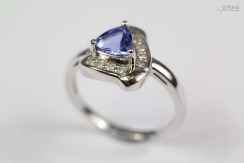 14ct White Gold Tanzanite and Diamond Ring, size S, approx 5
