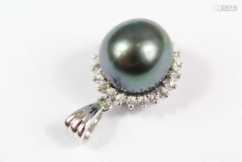 A 14ct White Gold Diamond and Black Pearl Pendant, approx 3