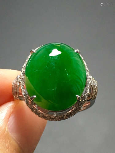 A ICY GREEN JADEITE CARVED CIRCLE  RING , TYPE A