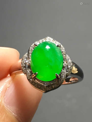 A ICY GREEN JADEITE CARVED CIRCLE  RING , TYPE A