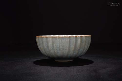 A XIKOU GUANYAO MELON SHAPED BOWL