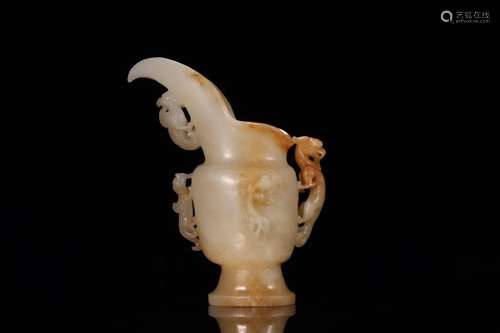 A HETIAN JADE CARVED DRAGON PATTERN CUP