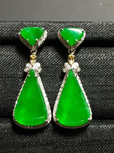 A PAIR OF GREEN JADEITE CARVED WATERDROP EARDROPS