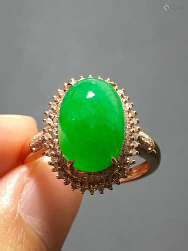 A ICY GREEN JADEITE CARVED CIRCLE  RING , TYPE A