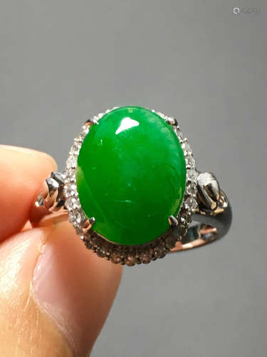 A ICY GREEN JADEITE CARVED CIRCLE  RING , TYPE A