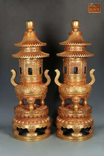 A PAIR OF  BRONZE GILT BRONZE DRAGON PATTERN BEAST BASE PAVILION SHAPED CENSER