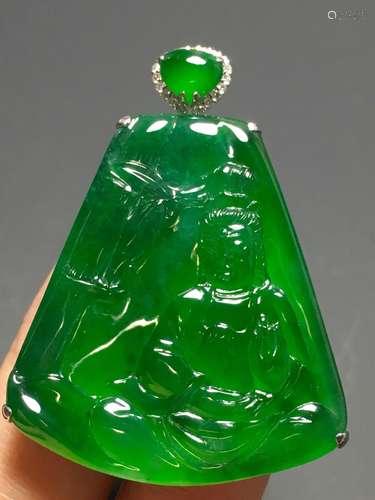 A GREEN JADEITE GUANYIN FIGURE DENPANT