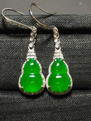 A ICY GREEN JADEITE CARVED GOURD EARDROP , TYPE A