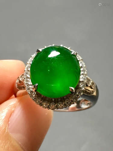 A ICY GREEN JADEITE CARVED CIRCLE  RING , TYPE A