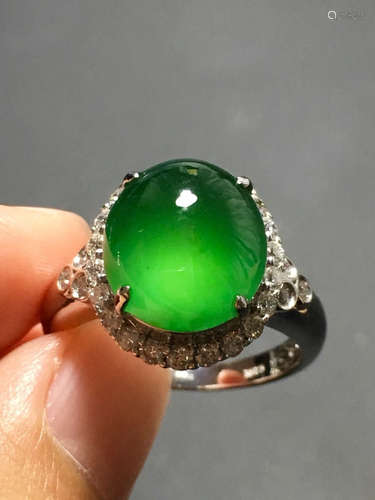 A ICY GREEN JADEITE CARVED CIRCLE  RING , TYPE A