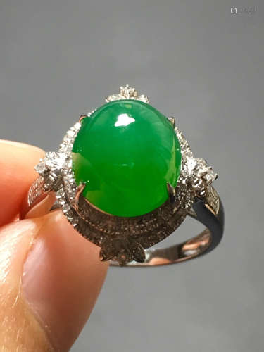 A ICY GREEN JADEITE CARVED CIRCLE  RING , TYPE A