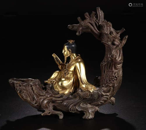 A GILT BRONZE CHARACTER STORY CARVED ORNAMENT