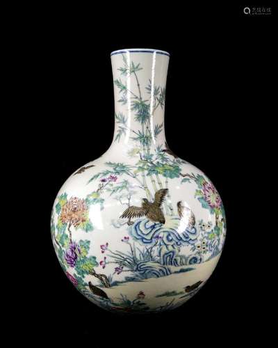 CHINESE FAMILLE ROSE PORCELAIN BOTTLE VASE