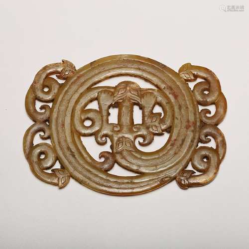 CHINESE ARCHAIC JADE PENDANT