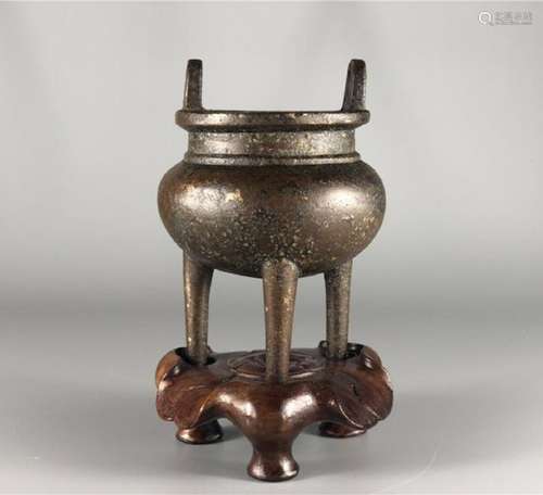 CHINESE BRONZE TRIPOD CENSER