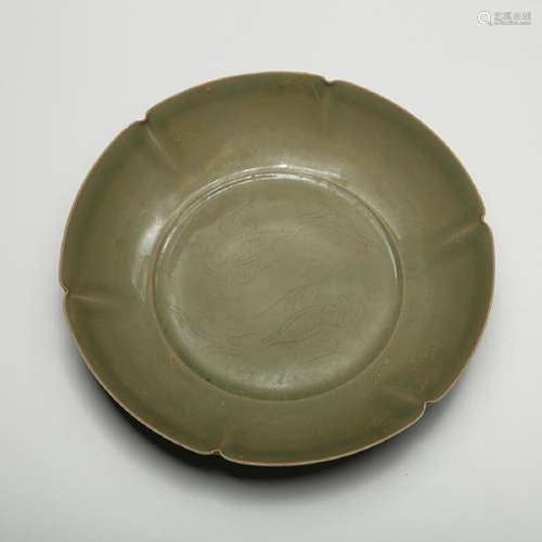 CHINESE CELADON GLAZED PORCELAIN PLATE