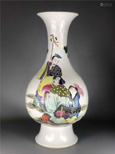 CHINESE FAMILLE ROSE PORCELAIN VASE