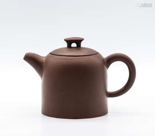 CHINESE YIXING ZISHA TEAPOT WITH MARK