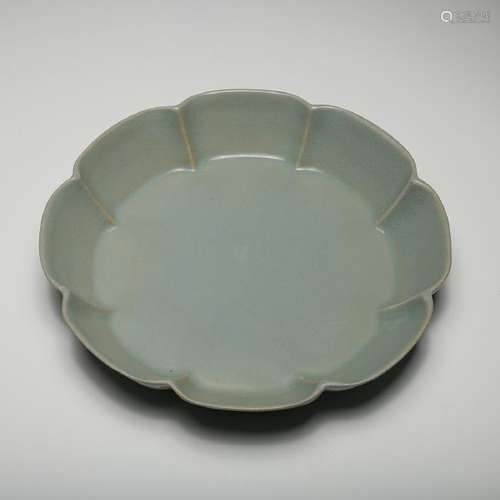 CHINESE RU KILN PORCELAIN PLATE