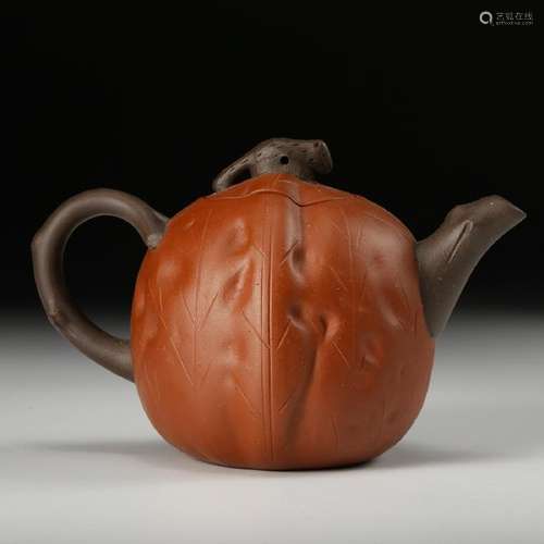 CHINESE YIXING ZISHA TEA POT