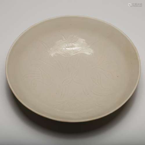 CHINESE DING KILN PORCELAIN PLATE