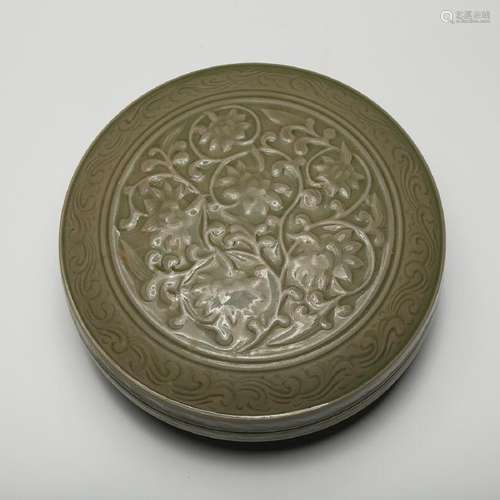 CHINESE CELADON GLAZED PORCELAIN COVER BOWL