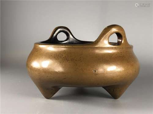 CHINESE BRONZE TRIPOD CENSER WITH MARK