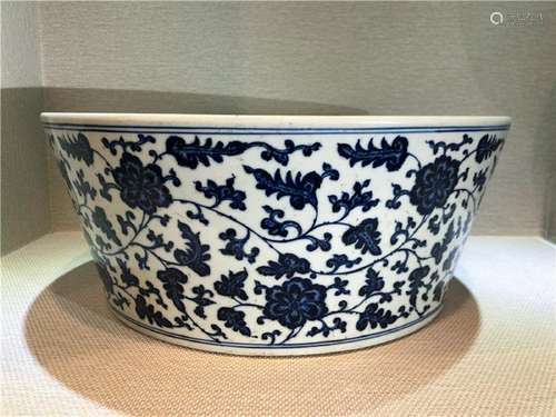 CHINESE LARGE BLUE WHITE PORCELAIN FISH BOWL