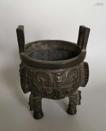 CHINESE BRONZE TRIPOD CENSER