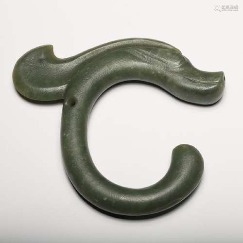 CHINESE ARCHAIC JADE DRAGON PENDANT