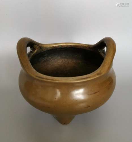 CHINESE BRONZE TRIPOD CENSER