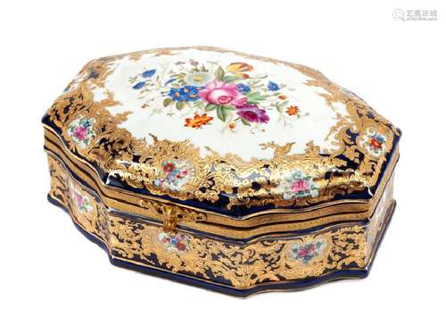 A Sèvres Style Porcelain Box Height 4 x width 10 x