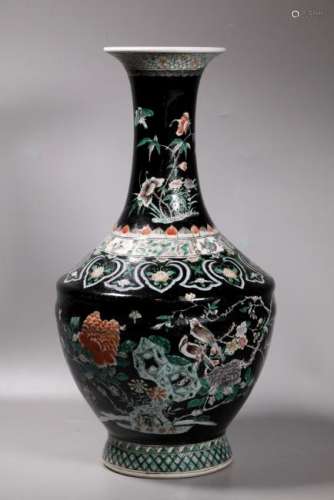 Large Chinese Qing Famille Noire Porcelain Vase