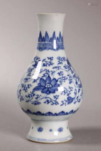 Chinese Yongzheng Blue & White Porcelain Vase