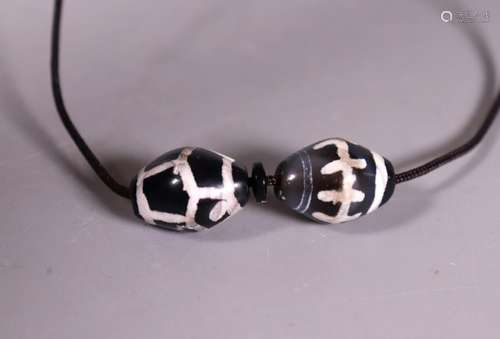 2 Tibetan Dzi Beads; 7G