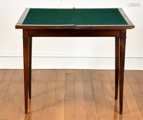 Hepplewhite-style game/card table having a checkerboard top, 29