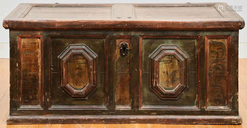 Early coffer with iron latch handles, hinges hand-painted decoration on front panels, 23