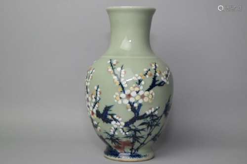 Qing Chinese Pea Glaze B&W Underglaze Red Vase