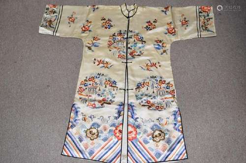 Qing Chinese White Embroidered Robe