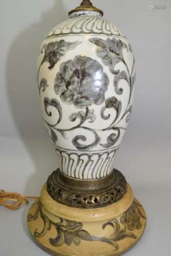 Asian Blue and White Flower Mei Vase Lamp
