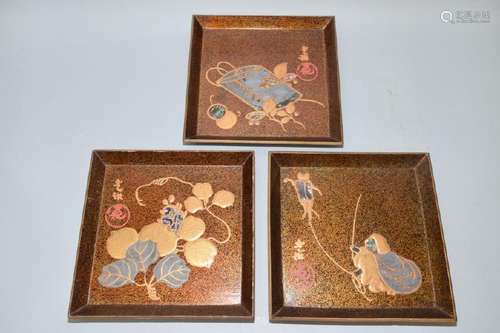 Three Japanese Mother-of-Pearl Inlay Maki-e Wares