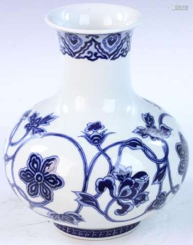 19th/20thC Japanese Porcelain Vase