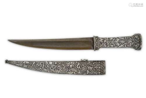 A FINE OTTOMAN HUNTING KNIFE Ottoman Turkey, 19th