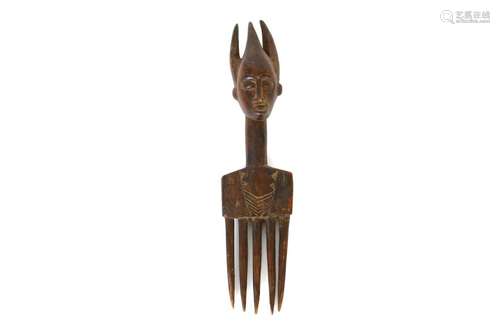 A LUBA WOOD COMB, DEMOCRATIC REPUBLIC OF CONGO